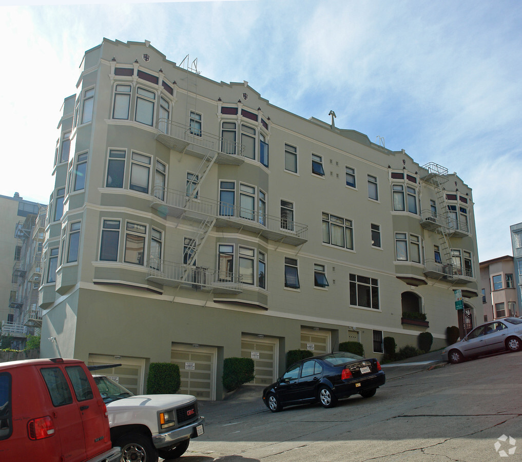 Photo - 999 Broadway St Apartments