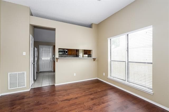 Photo - 837 Foxridge Dr