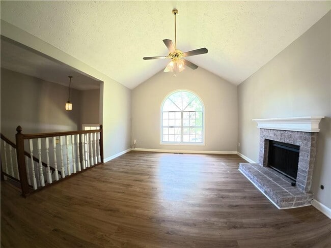 Photo - 2575 Overlake Dr