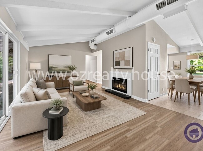Photo - 3040 E Lincolnshire Blvd Unit B