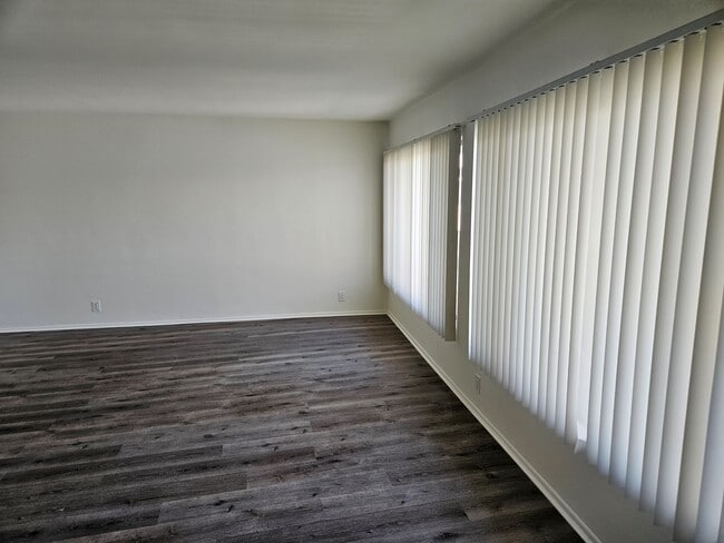 Building Photo - 4310 Ventura Canyon Rental