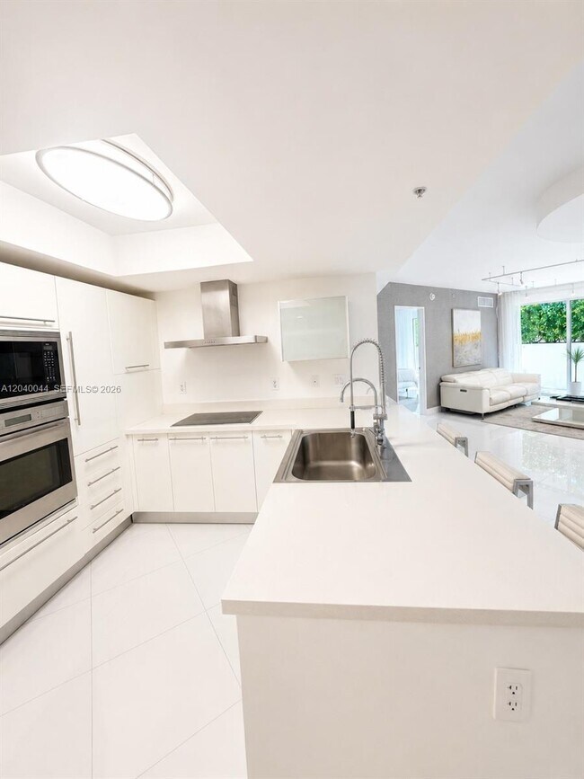Photo - 200 Sunny Isles Blvd Unidad 2-504–Lanai Residence