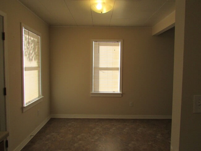 Photo - $900 3 Bedroom/1 Bath Spacious Home, Locat...