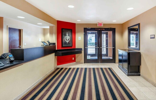 Furnished Studio-Hampton - Coliseum