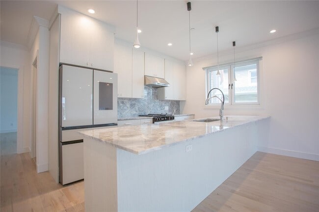 Building Photo - 622 W Penn St Rental