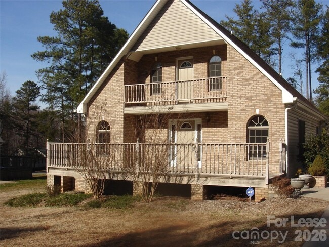 Building Photo - 208 Chuckwood Rd