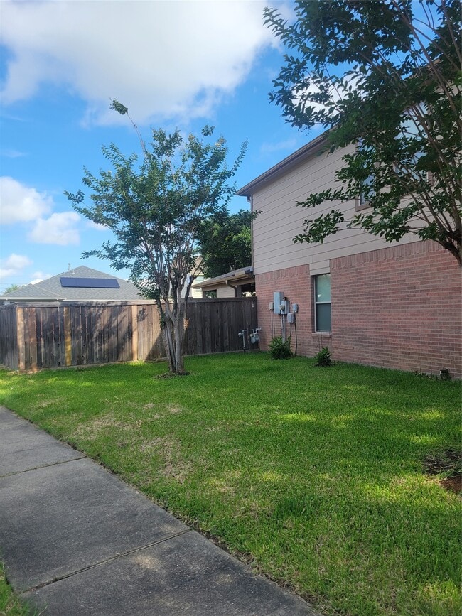 Photo - 3903 Brook Garden Ln