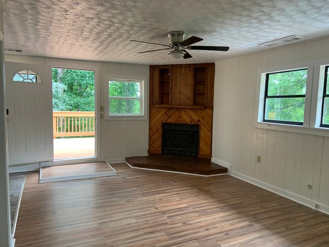 Photo - 407 Pless Rd Unit A