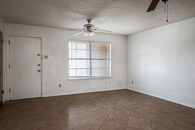 Photo - 100 Shannon Cir Unit B