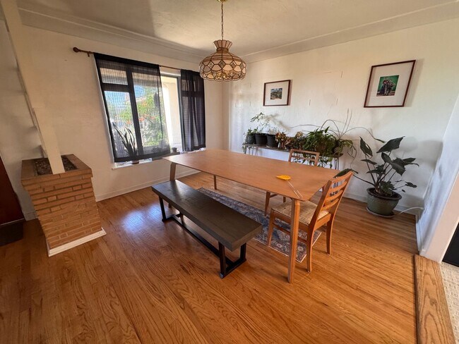 Photo - Beautiful home near UNM/CNM. 3 Bedroom 2 bath