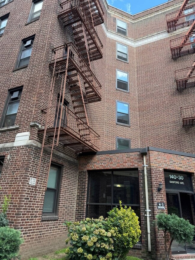 140-30 Sanford Ave Unit 5B