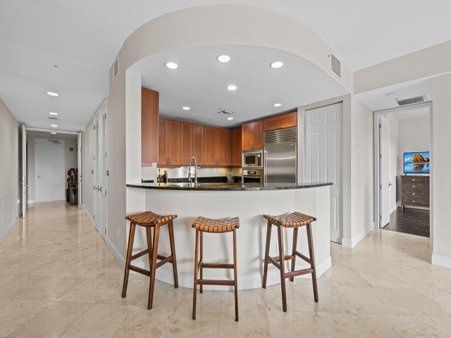 Photo - 444 Hendricks Isle