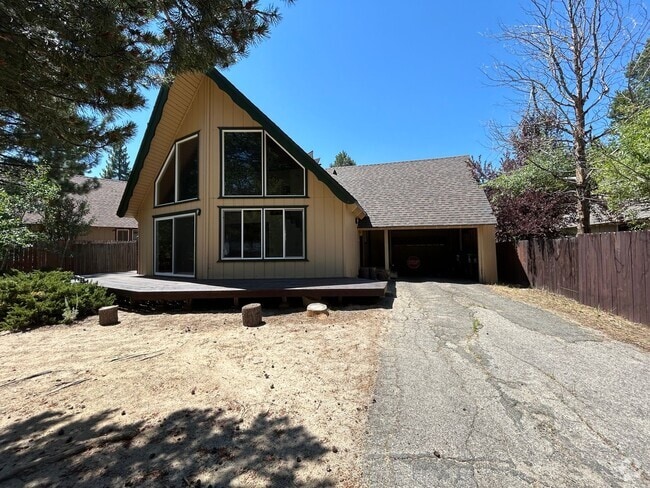 Building Photo - 3 Bedroom, 2 bath with Carport in Quiet in... Rental
