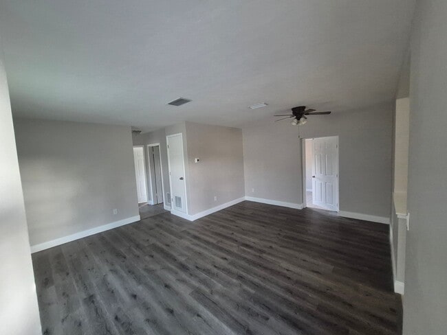 Photo - 7071 Holiday Dr