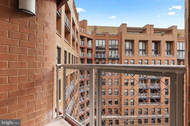 616 E St NW Unit 1005