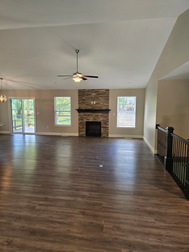Photo - 75 Lucinda Dr
