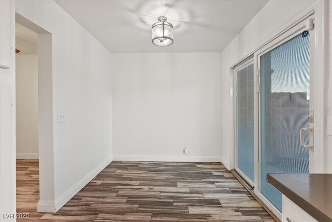 Photo - 3388 Pavlo St