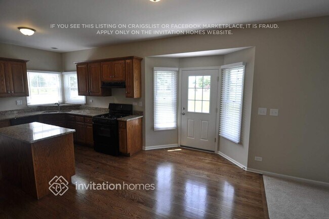 Photo - 909 Butterfield Cir W