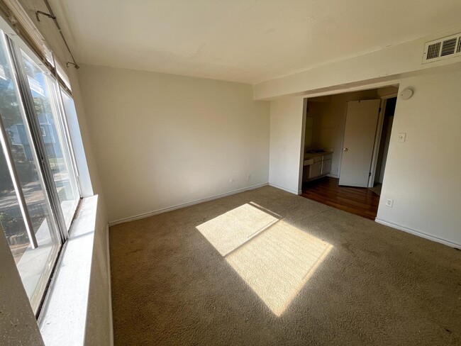 Photo - 5625 Antoine Dr Unit 408