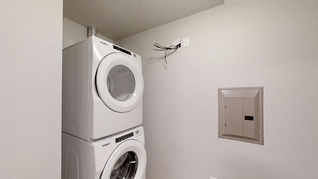 Photo - Condo Style Lower 2 Bedroom 2 Bathroom Apartment Unidad 40