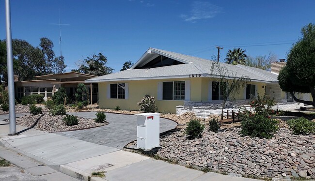 Single story centrally located with mother... - Single story centrally located with mother... House
