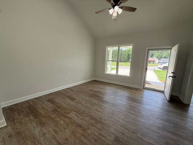 Photo - 4516 Pintail Pl SW