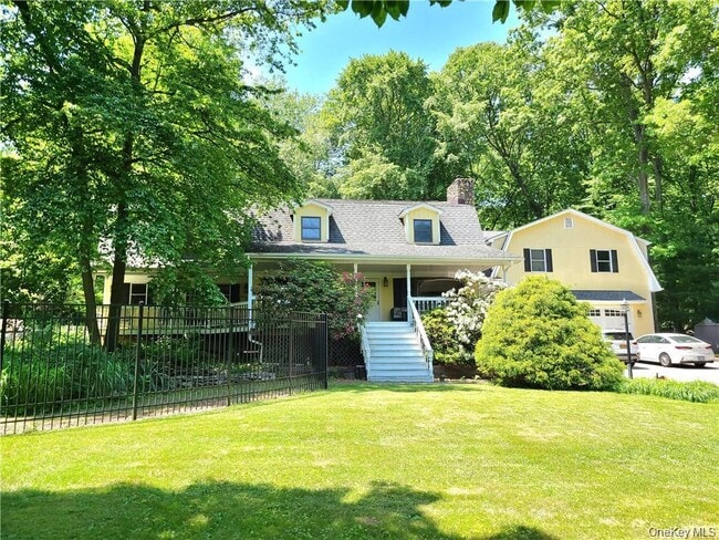 Building Photo - 276 Quaker Rd