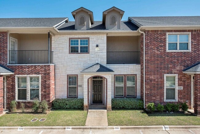 Photo - Perfect 3/3.5 Townhomes Available for Augu...