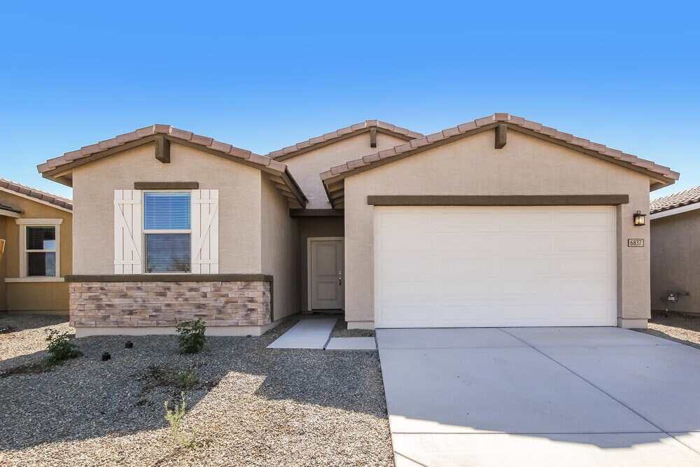 6837 W Luxton Ln House House Rental in Phoenix, AZ