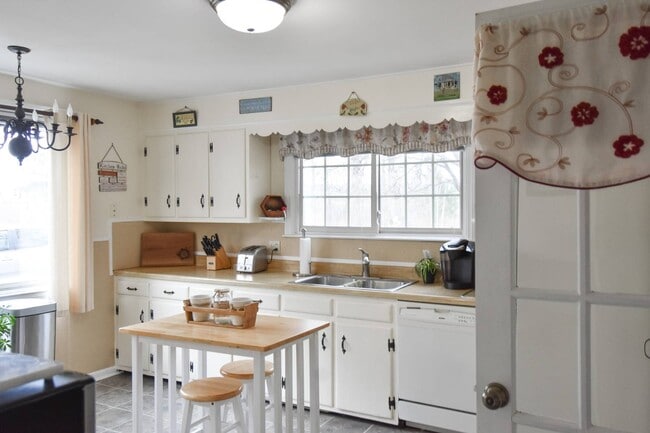 Photo - 257 Spore Rd