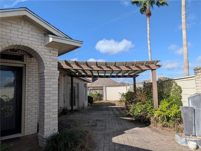 Photo - 7413 Long S Dr