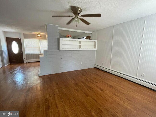 Photo - 19 Friendly Ln