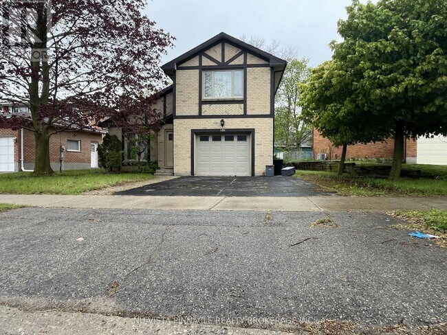 Photo - 101 Castlegrove Blvd