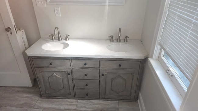 Photo - 2608 E Newport Ave Unit lower