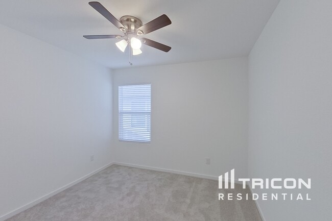 Photo - 831 Ginkgo Wy