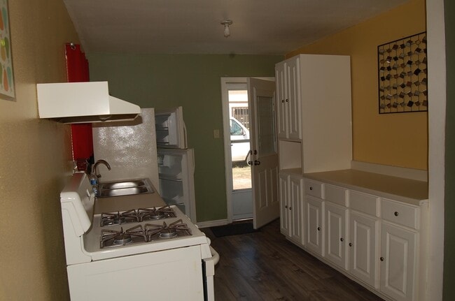 Photo - 1902 E Price St