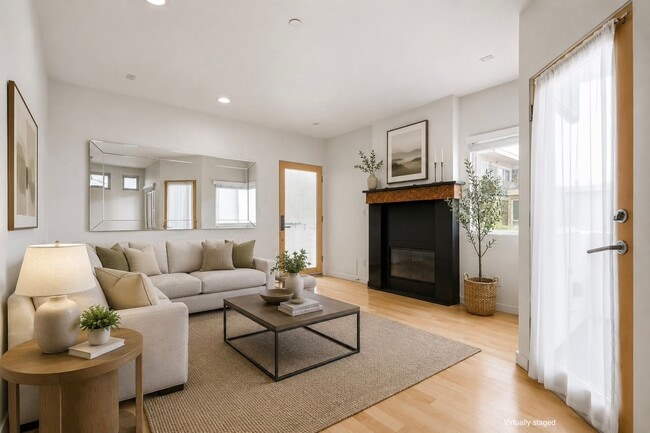 Photo - 207 42nd St
