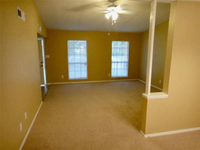 Photo - 512 White Oak St