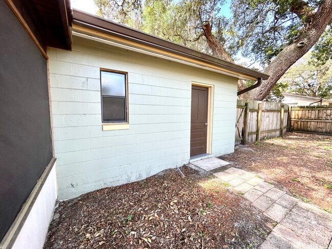 Photo - 487 Overstreet Ave