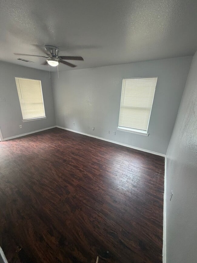 Photo - 3421-3423 Bright St Unit 3421
