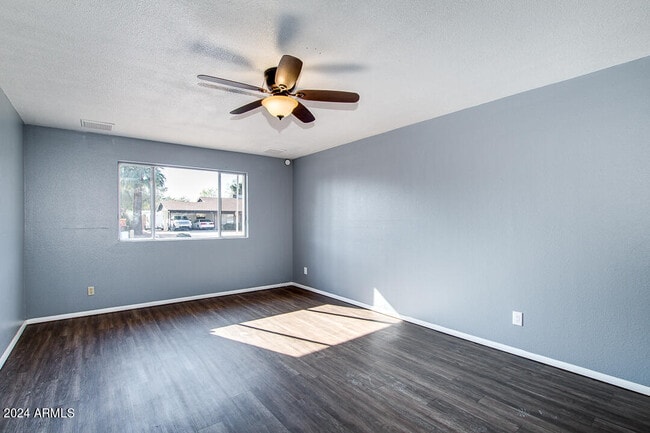 Photo - 2138 E Fremont Dr