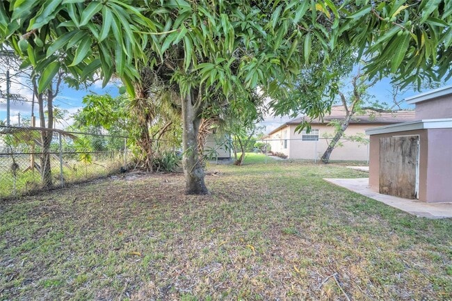 Photo - 115 NW 28th Ave