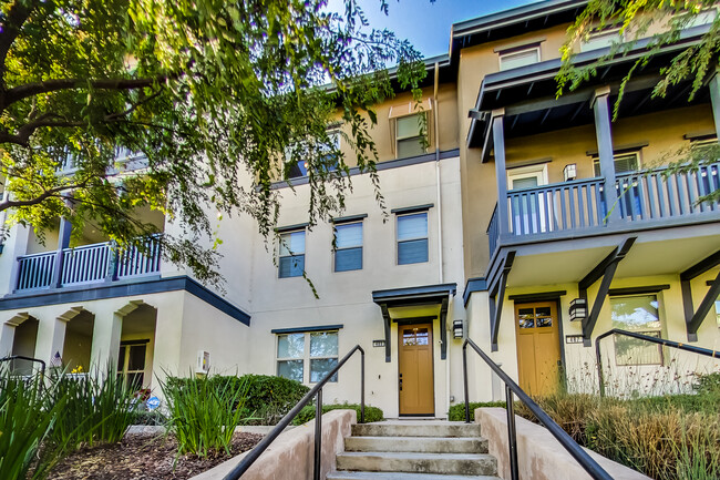 Photo - 489 Diller St Townhome