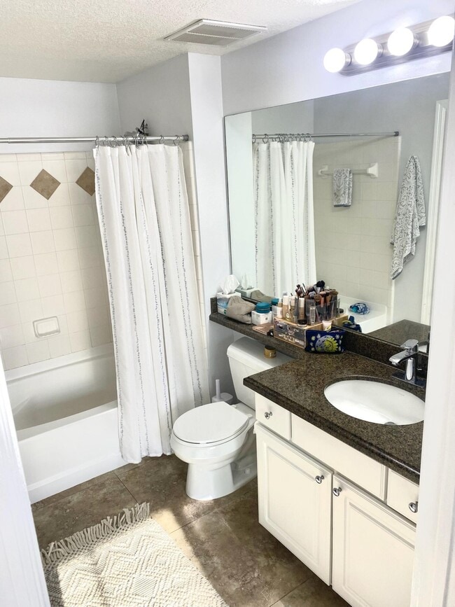 Photo - 1108 Myrtlewood Cir E