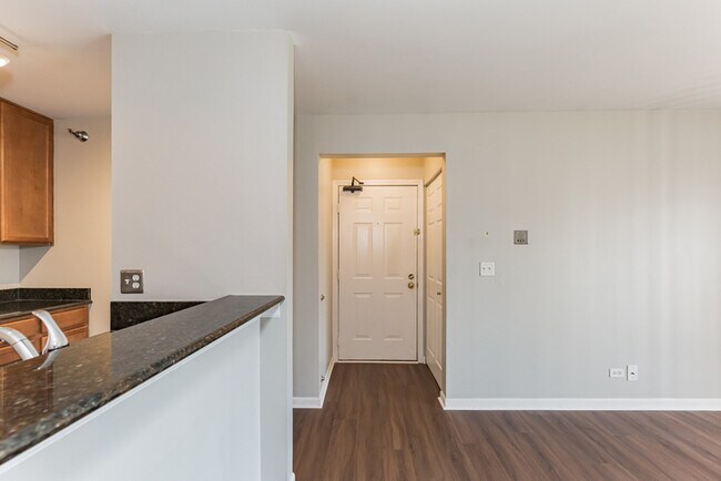 Photo - 107 Glengarry Dr Unit 201