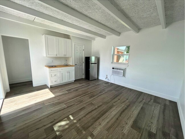 Photo - 670 E Alfred Dr