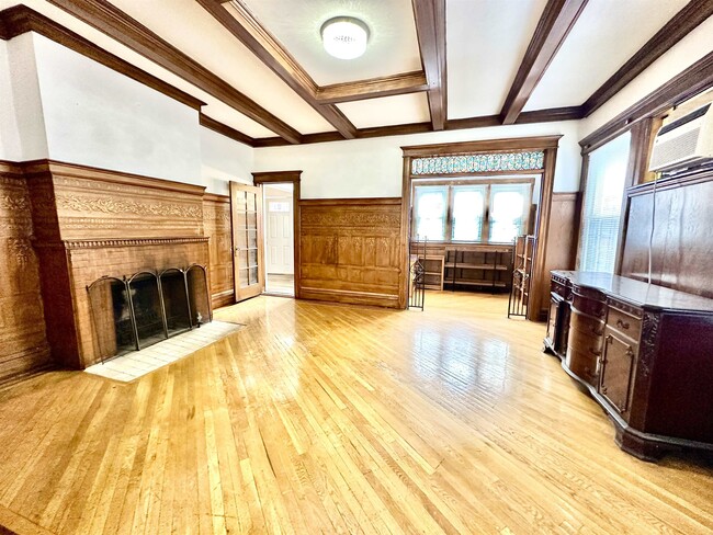 Building Photo - 163 Jewett Ave