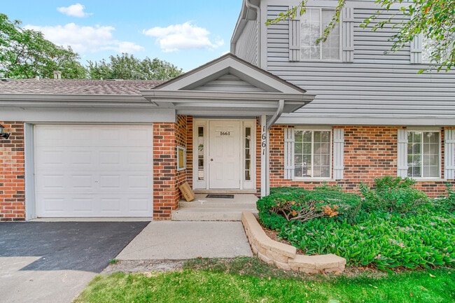Building Photo - 1661 Commodore Ct Unit 3