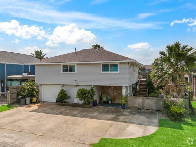 Building Photo - 1069 Redfish St Rental