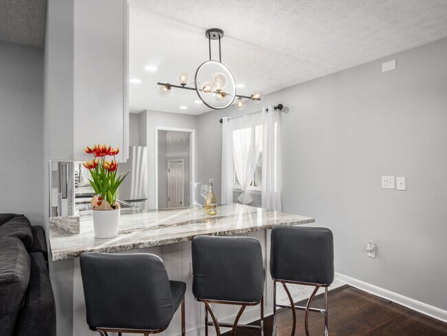 Photo - 2545 Vanderberg Ave